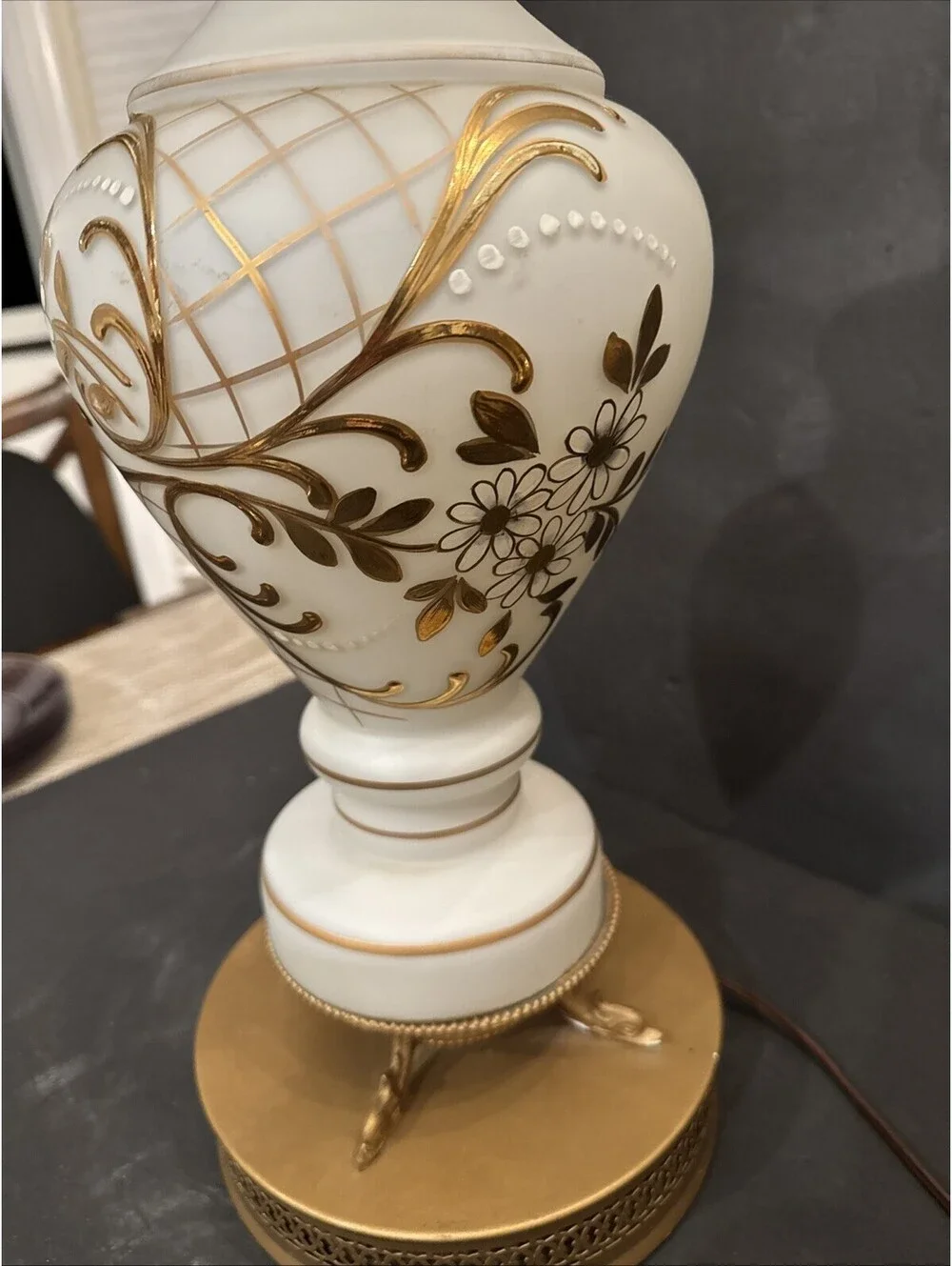 Hollywood Regency 34” Hand Painted Glass Table Lamp w/ Gold Floral Design Gorg